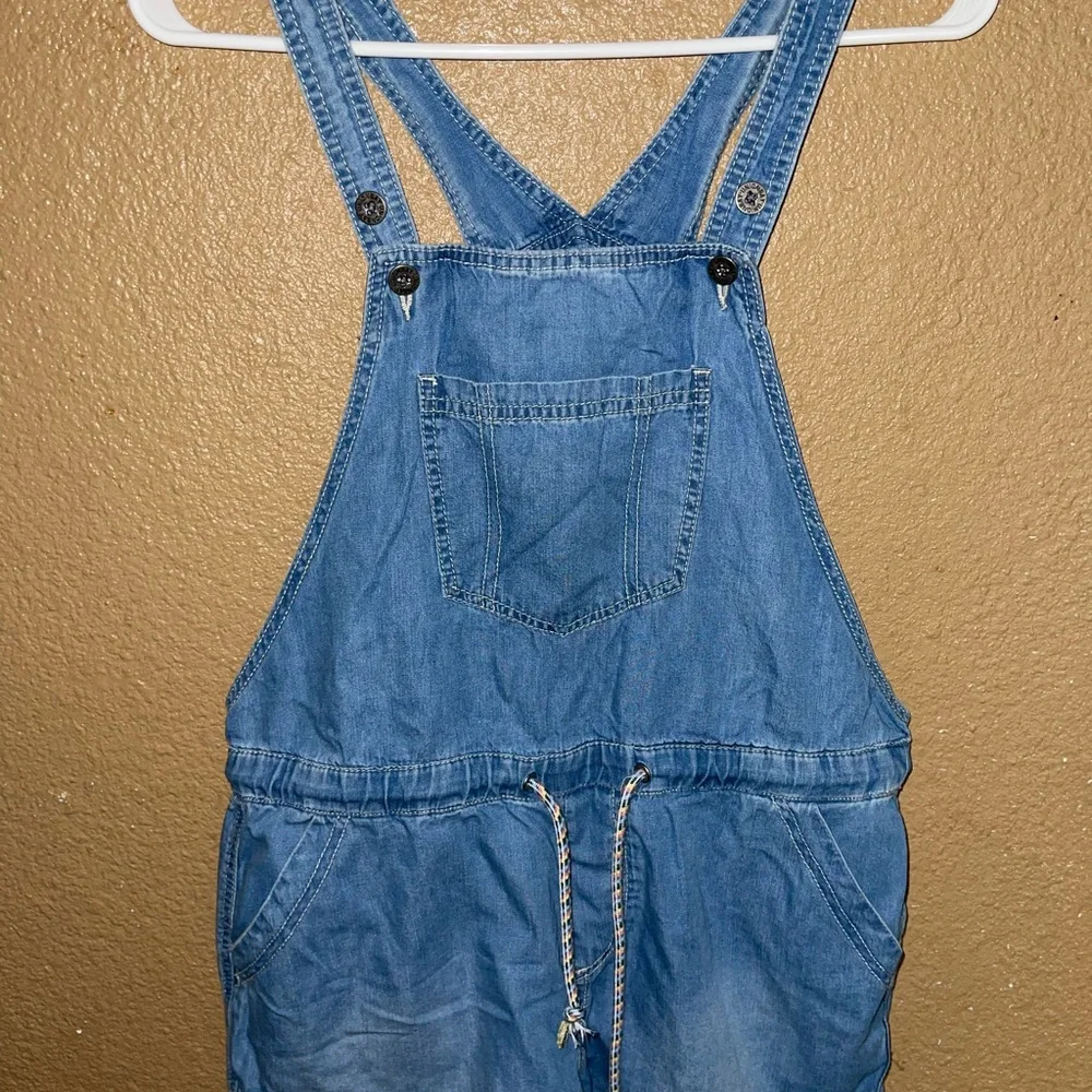 Overall - Picture 2 of 7
